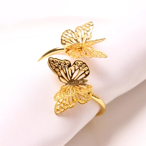 Eleganter goldener Schmetterling Serviettenring Set mit fein detaillierten Metallflügeln