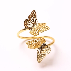Eleganter goldener Schmetterling Serviettenring mit Hohlmetall-Design für den Tisch