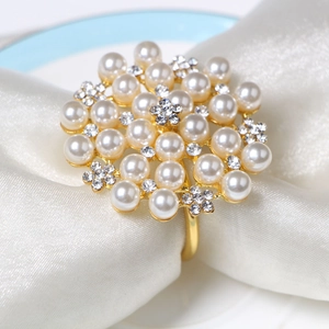 Luxury Gold Alloy Flower Napkin Ring with Faux Artificial Pearls and Rhinestones for Wedding Banquet Table Decoration