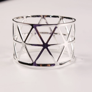 Modern hollow triangle geometric silver metal napkin rings for wedding dinner table decoration
