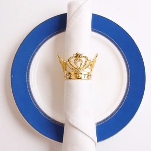 Elegant gold crown napkin ring with sparkling rhinestones for luxury table decoration