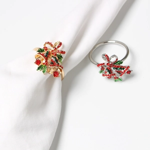 Detail eines Weihnachts Serviettenrings mit Doppelglocken, Schleife und Strass
