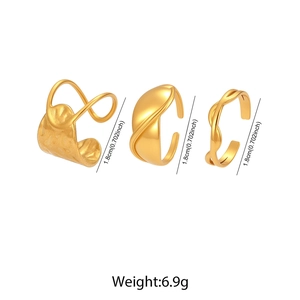 Detailansicht goldener Ringe mit Maßen: 1,8 cm Höhe und 6,9 g Gewicht im Überblick