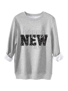 Detail des Happy New Year Paillettenprints auf grauem Fleece-Sweatshirt mit Bündchen