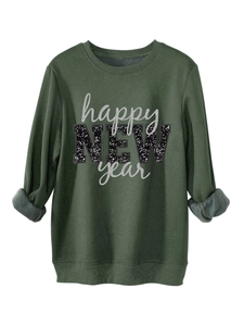 Detailansicht der dunkelgrünen Sweatshirt-Manschetten und festlicher Silber-Textdruck