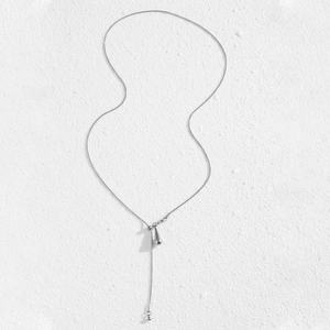 Collier minimaliste en acier inoxydable avec pendentif goutte et perle coulissante