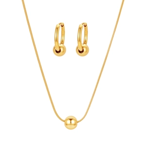 Ensemble bijoux dorés polis avec pendentifs boules, collier chaîne serpent et créoles