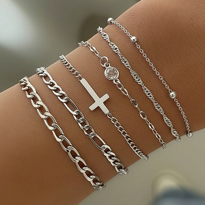 Lot de 6 bracelets argentés superposés avec pendentif croix style punk pour femme