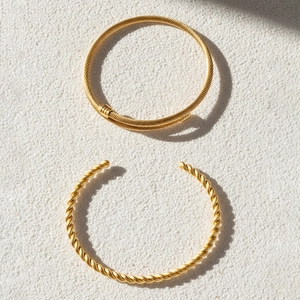Minimalist gold plated stainless steel wire and twisted cable cuff bracelet set