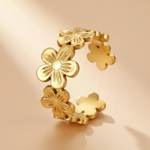 Elegante anello aperto in acciaio inossidabile dorato con design floreale e opaco