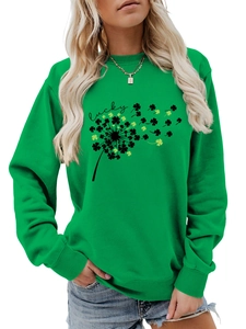 Dettaglio della stampa a trifoglio su felpa casual a maniche lunghe verde brillante da donna