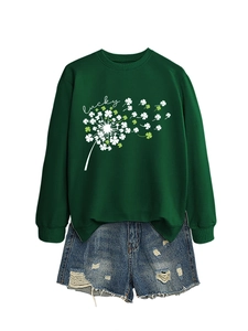 Felpa verde scuro con stampa trifoglio lucky e pantaloncini di jeans strappati set
