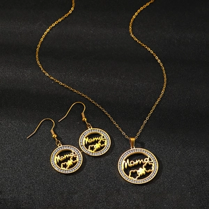 Parure de bijoux Mama dorée avec collier, boucles d'oreilles et strass scintillants