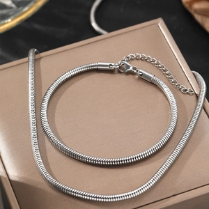 Collier chaîne serpent en acier inoxydable argenté poli avec fermoir et extension