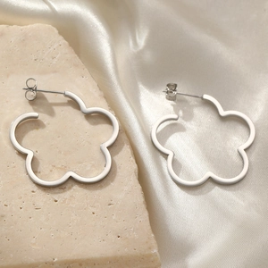 Orecchini a forma di fiore cavo in argento su seta, gioielli minimalisti alla moda