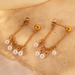 Elegant gold drop earrings with long stainless steel chains and four white pearls