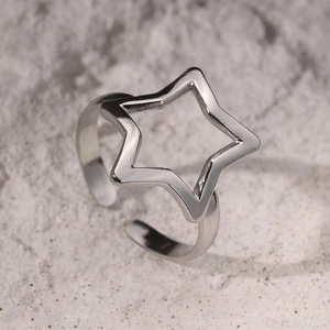 Bague ouverte minimaliste en acier inoxydable argenté avec étoile évidée chic