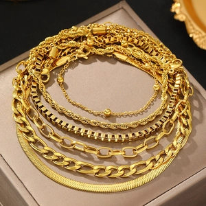 Sechser-Set goldene Fußkettchen aus Edelstahl mit Schlangen- und Figaro-Kettenmotiven