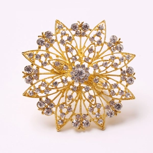 Elegant gold flower napkin ring with sparkling crystals for wedding table decoration