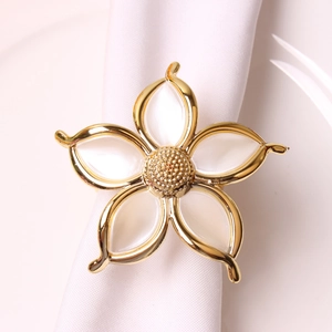 Flower Napkin Rings Metal Artificial Pearl Enamel Napkin Buckles For Wedding Banquets Table Decoration Elegant Western Style