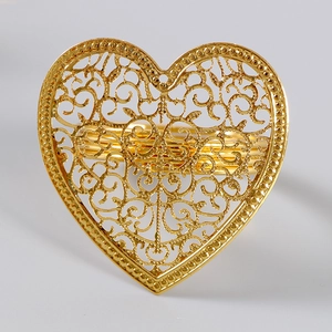 Rond De Serviette En Forme De Coeur Or Métal Creux Filigrane Support De Serviette Pour Saint Valentin Mariage Banquet Décor