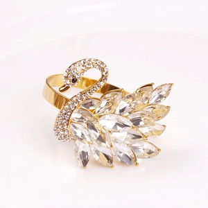Golden swan napkin ring with sparkling crystal inlay for luxury wedding table decoration