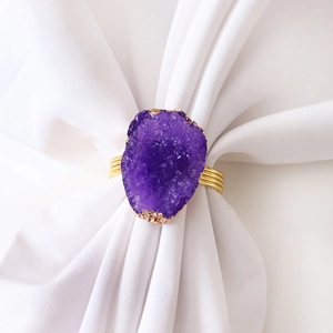Agate napkin ring with purple crystal cluster and gold metal wire for dining decor