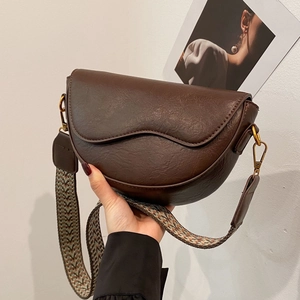 Vintage PU Leather Saddle Shoulder Bag For Women Fashion Wide Woven Strap Half Moon Crossbody Bag Handbag For Daily Travel