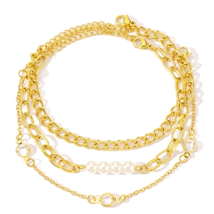 Ensemble de bracelets chaîne dorée à trois couches avec perles blanches et zircons