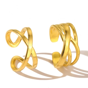 Adjustable golden stainless steel ring featuring a layered crisscross wavy design