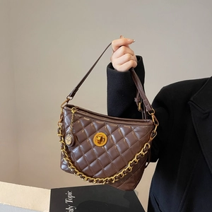Vintage Quilted PU Leather Chain Shoulder Bag For Women Gold Metal Turn Lock Underarm Crossbody Bucket Bag Daily Fashion
