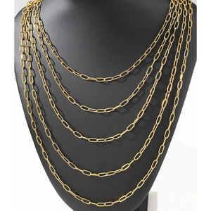Collana multifilo da uomo in acciaio inossidabile dorato con catena a graffetta elegante
