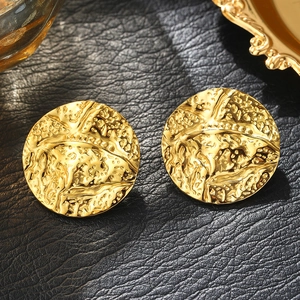 Chic 18k gold plated stainless steel stud earrings with unique hammered texture design
