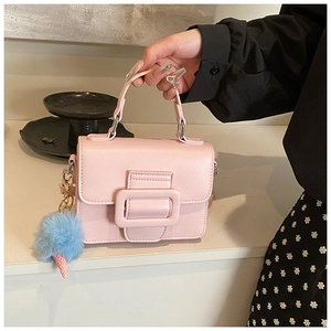 Borsa rosa con fibbia quadrata e ciondolo a forma di gelato in peluche morbido