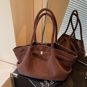 Sac Cabas En Daim Rétro Grande Capacité Femmes Minimaliste Navetteur Sac À Épaule Fermoir Magnétique Boucle Métallique PU Mat