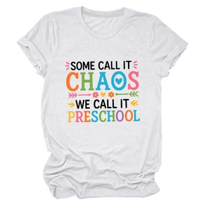 T-shirt blanc en coton avec imprimé Some Call It Chaos Preschool et col rond classique