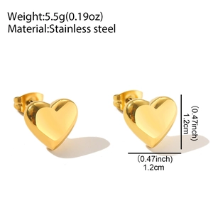 Detailed view of 1.2cm gold stainless steel heart stud earrings with weight of 5.5g