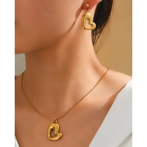 Parure Collier Et Boucles D'oreilles Cœur Évidé En Acier Inoxydable Chaîne Serpent Polie Bijoux Minimalistes Pour Femmes