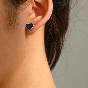 Heart Stud Earrings Stainless Steel Black Enamel Minimalist Vintage Fashion Elegant Jewelry Women