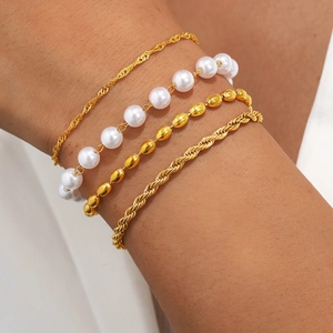 Set Di Bracciali A Strati In Acciaio Inossidabile Künstliche Perle Di Imitazione Retro Catena Intrecciata Geometrica Gioielli