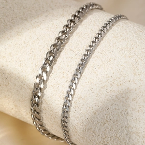 Ensemble de chaînes gourmettes en argent poli pour look superposé à textures variées