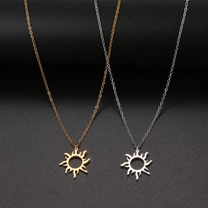 Sonnenanhänger Halskette Edelstahl Hohl Radiant Flamme Design Minimalistischer Modeschmuck Für Frauen