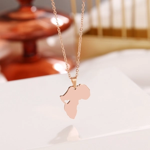 Edelstahl Afrika Karte Anhänger Halskette Mit Hohlherz Detail Roségold Vergoldet Mode Schmuck Für Frauen