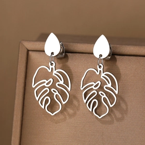 Boucles d'oreilles pendantes en acier inoxydable avec feuille ajourée et goutte