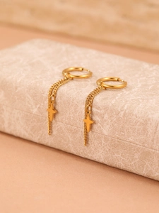 Detail of 18k gold plated stainless steel hoop earrings with star charms and double chains