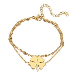 Eleganter goldener zweilagiger Kleeblatt-Armreif für Damen mit Karabinerverschluss Design