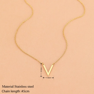 Minimalistische goldene V-Halskette aus Edelstahl mit einer 45 cm langen Kette