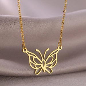 Collier Pendentif Papillon Évidé En Acier Inoxydable Bijoux De Mode Simple Élégant Pour Femmes