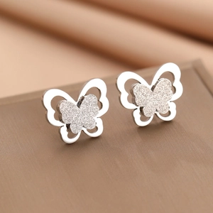 Boucles d'oreilles papillon élégantes avec ailes doubles dépolies en acier doré 18k