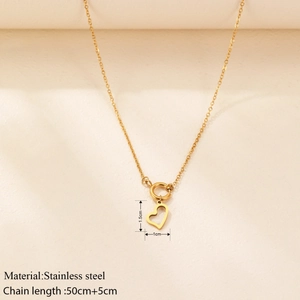 Collana in acciaio inossidabile con pendente a cuore dorato, chiusura OT e catena regolabile